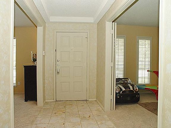 5th image of 16087 Longvista Dr