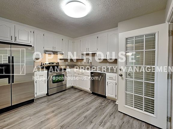 5th image of 2426 Emberwood Ct NW