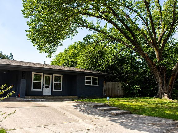 3rd image of 3825 W Spurgeon St