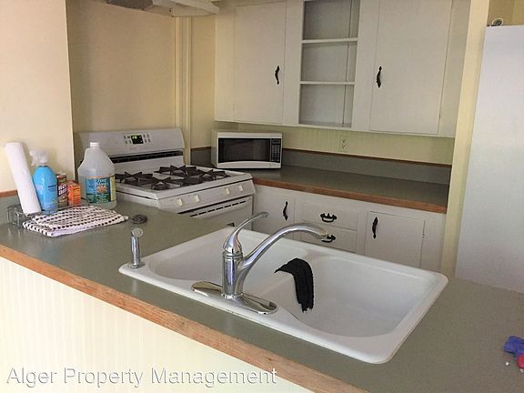 5th image of 3952 NW Munson St