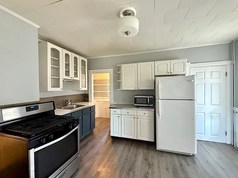 109 Nightingale Ave #1 — Photo 3