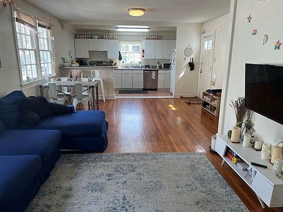 4th image of 1414-16 Broadway St