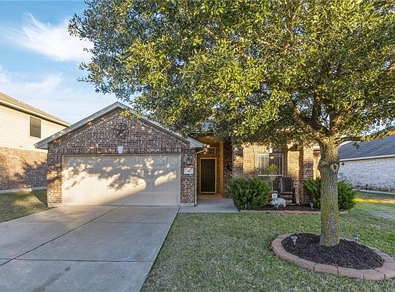 3rd image of 310 Lone Star Blvd