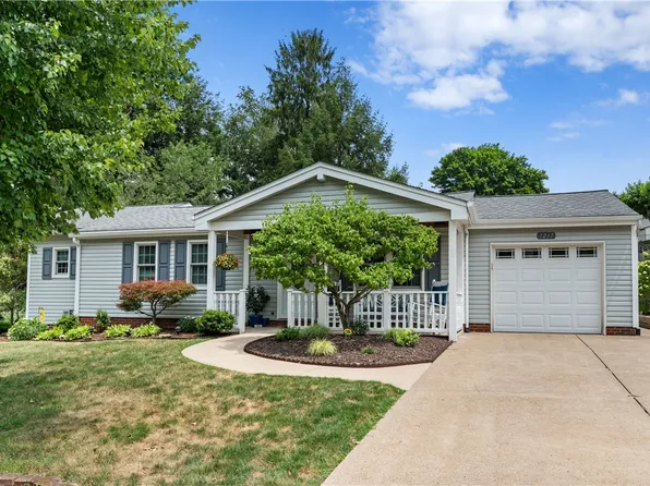 1217 Radstock Dr, South Park, PA 15129