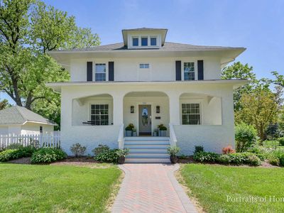 561 Hillside Ave, Glen Ellyn, IL, 60137