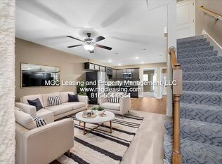 2110 Hickoryleaf Ln, Raymore, MO 64083