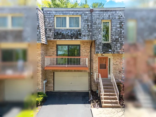 2673 Bingham Dr, Pittsburgh, PA 15241