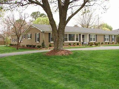 1st image of 904 Richland Dr