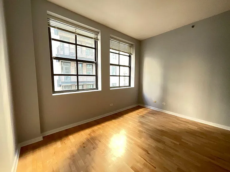 5 N Wabash Ave #1401 — Photo 23