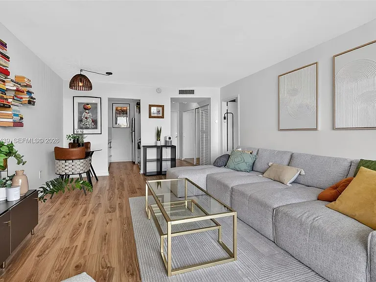 2350 NE 135th St #901 — Photo 3