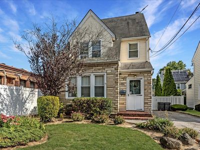 90 Jackson Road, Valley Stream, NY, 11581