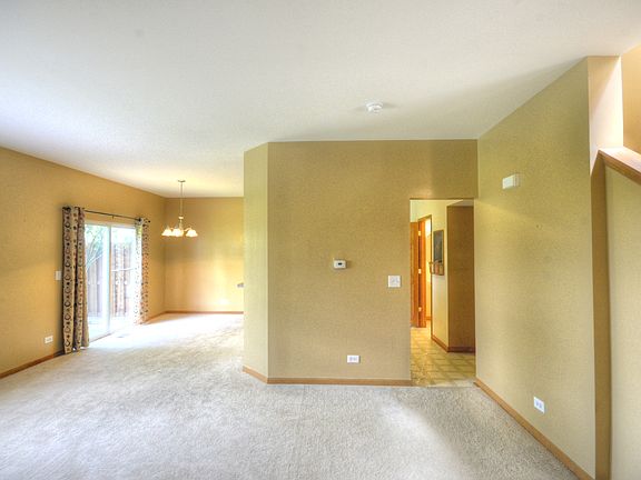 3rd image of 718 Benton Ct