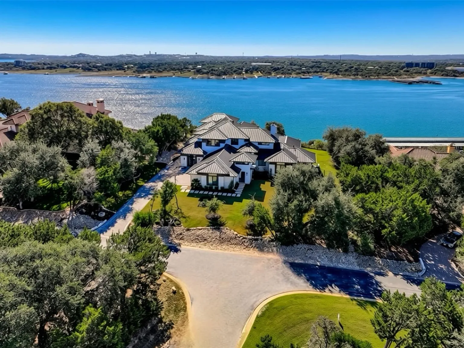 5 bed, 8.0 bath, 6700 sqft, $21,500 — Photo 1