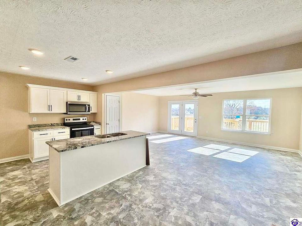 1st image of 320 Breckinridge Cir #1