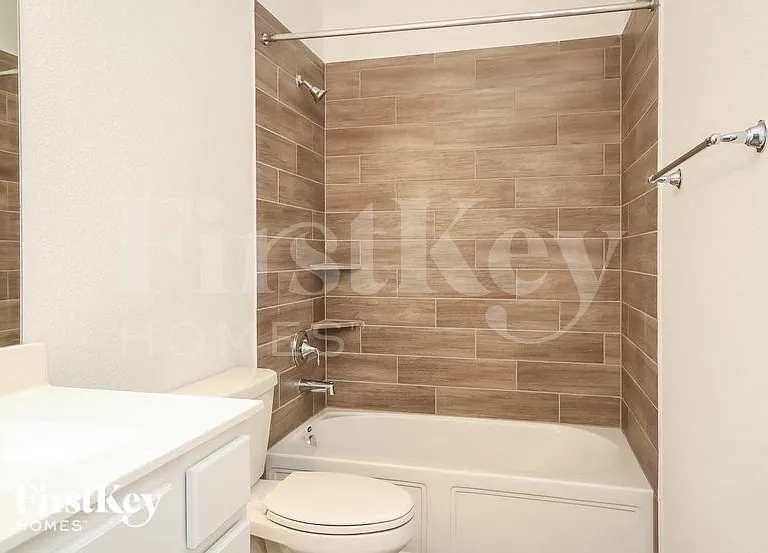 15122 Arlington Park Ave — Photo 13