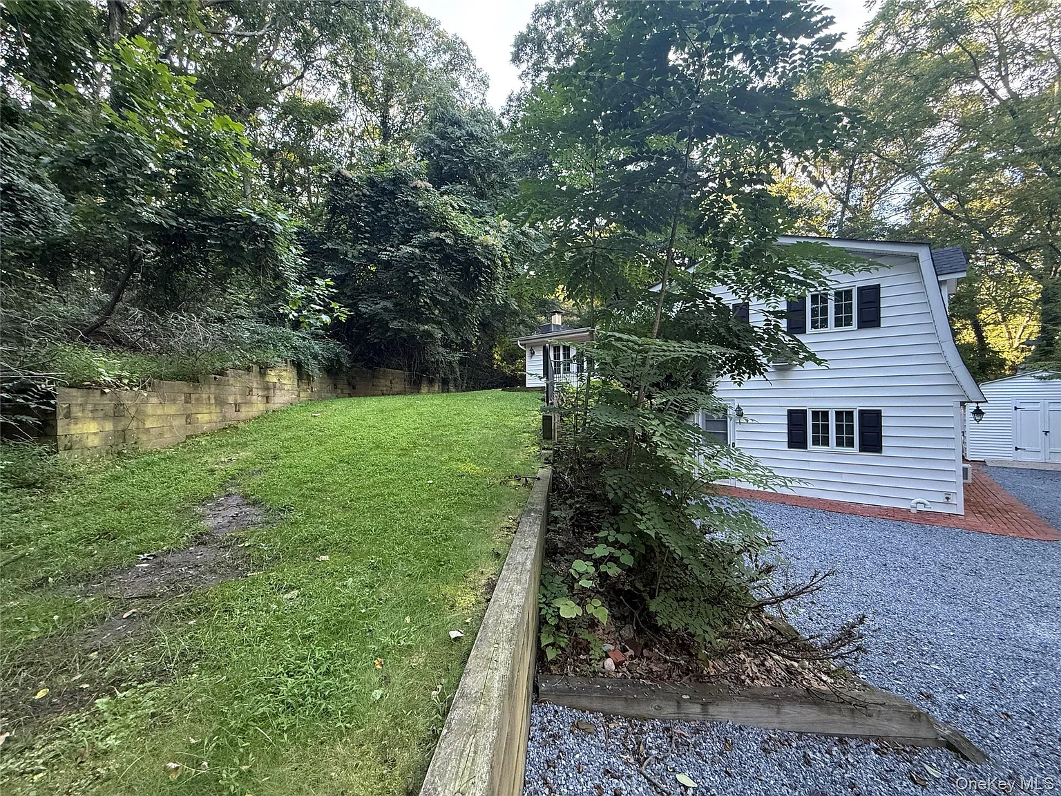 3 bed, 2.0 bath, 1600 sqft, $4,950 — Photo 4