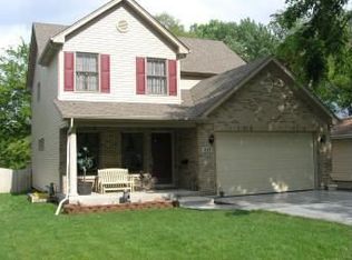 315 S Riverside Dr, Villa Park, IL 60181