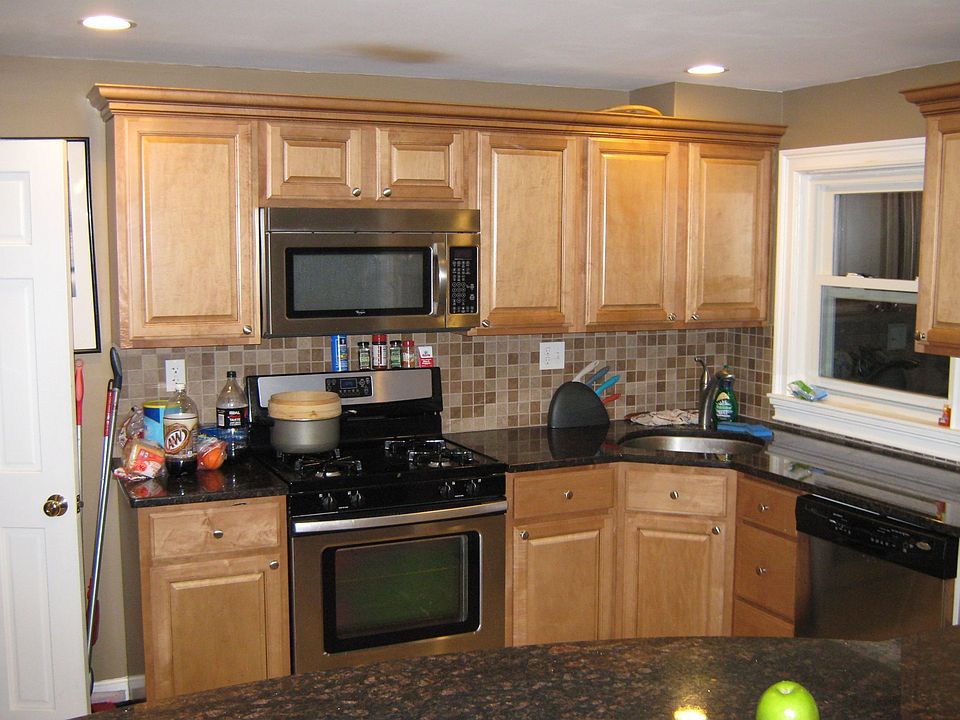 2nd image of 5 Rose Ave