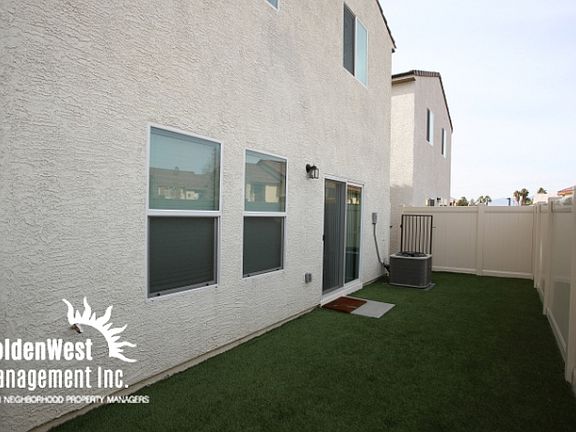 4th image of 3614 Via Del Robles Ave