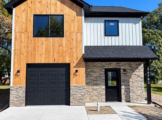 26782 Greenleaf St, Roseville, MI 48066