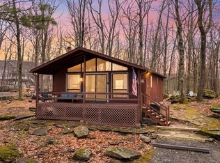 135 Candlewick Way, Lackawaxen, PA 18435