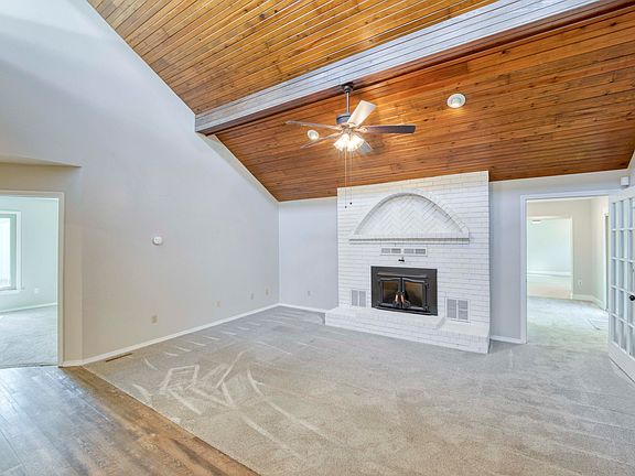 3rd image of 2732 N Oak Park Drive