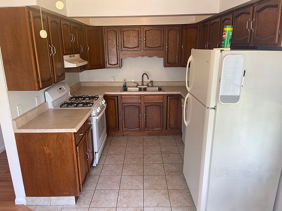 5th image of 908 Church St #1