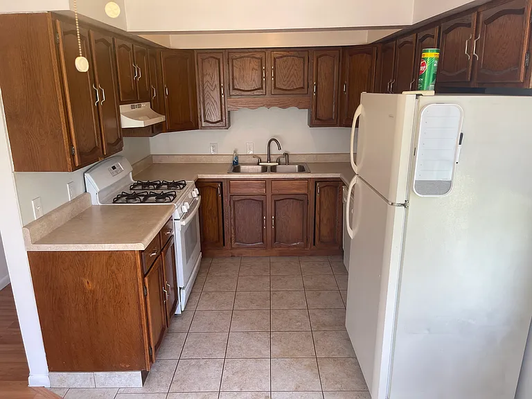 908 Church St #1 — Photo 5
