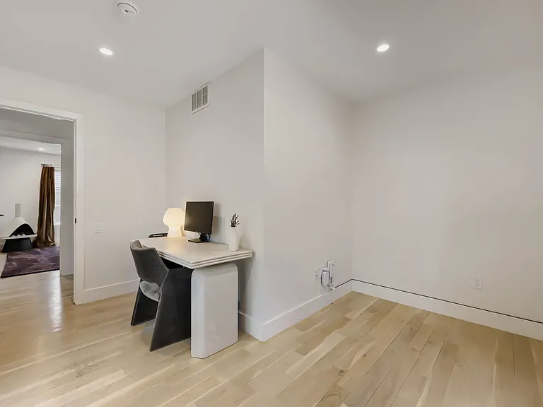 1847 W 35th Ave — Photo 20