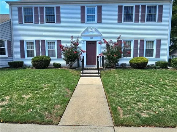 121 N Lowell Ln #B, Monroe Township, NJ 08831