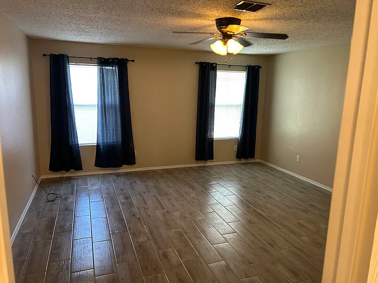 7912 Canoe Ridge Ln — Photo 8