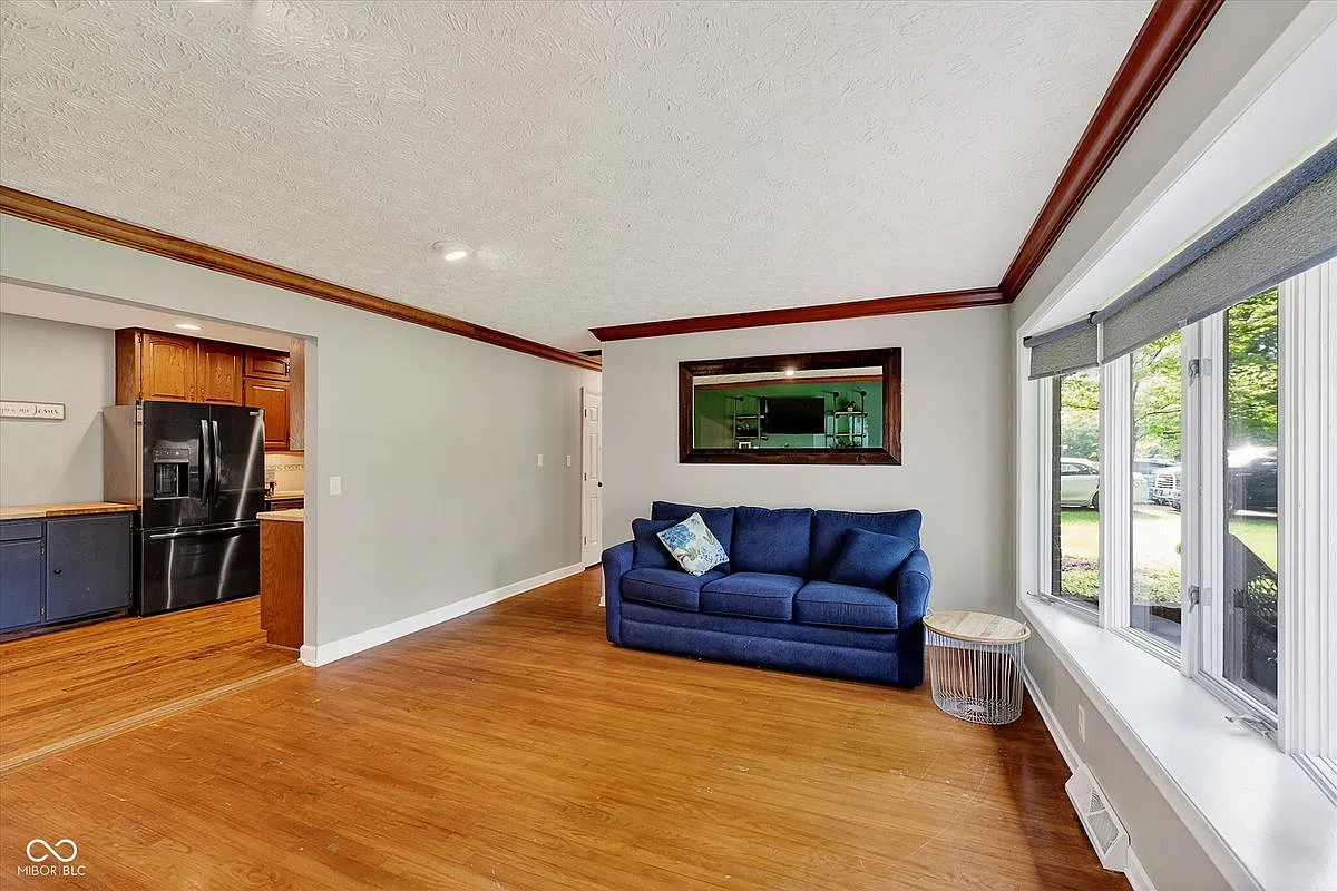 3 bed, 3.0 bath, 1874 sqft, $2,400 — Photo 4