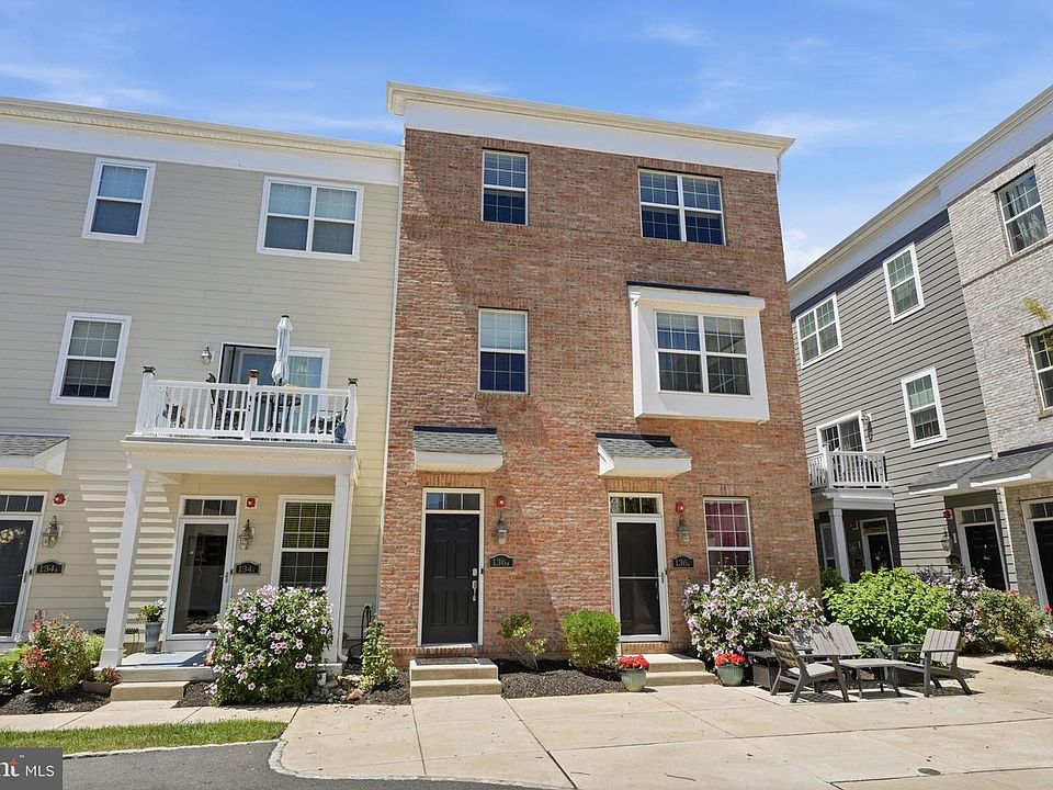 1st image of 136B Fleet Ct