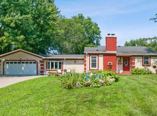 3320 Terrace Ln, Golden Valley, MN 55422