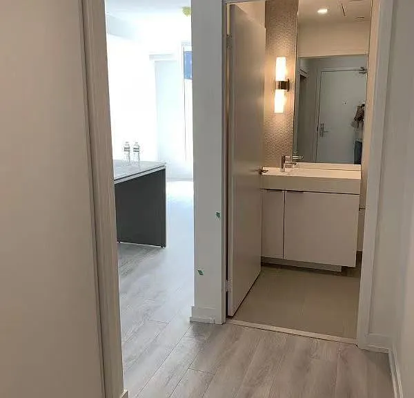 33 Helendale Ave #617 — Photo 9