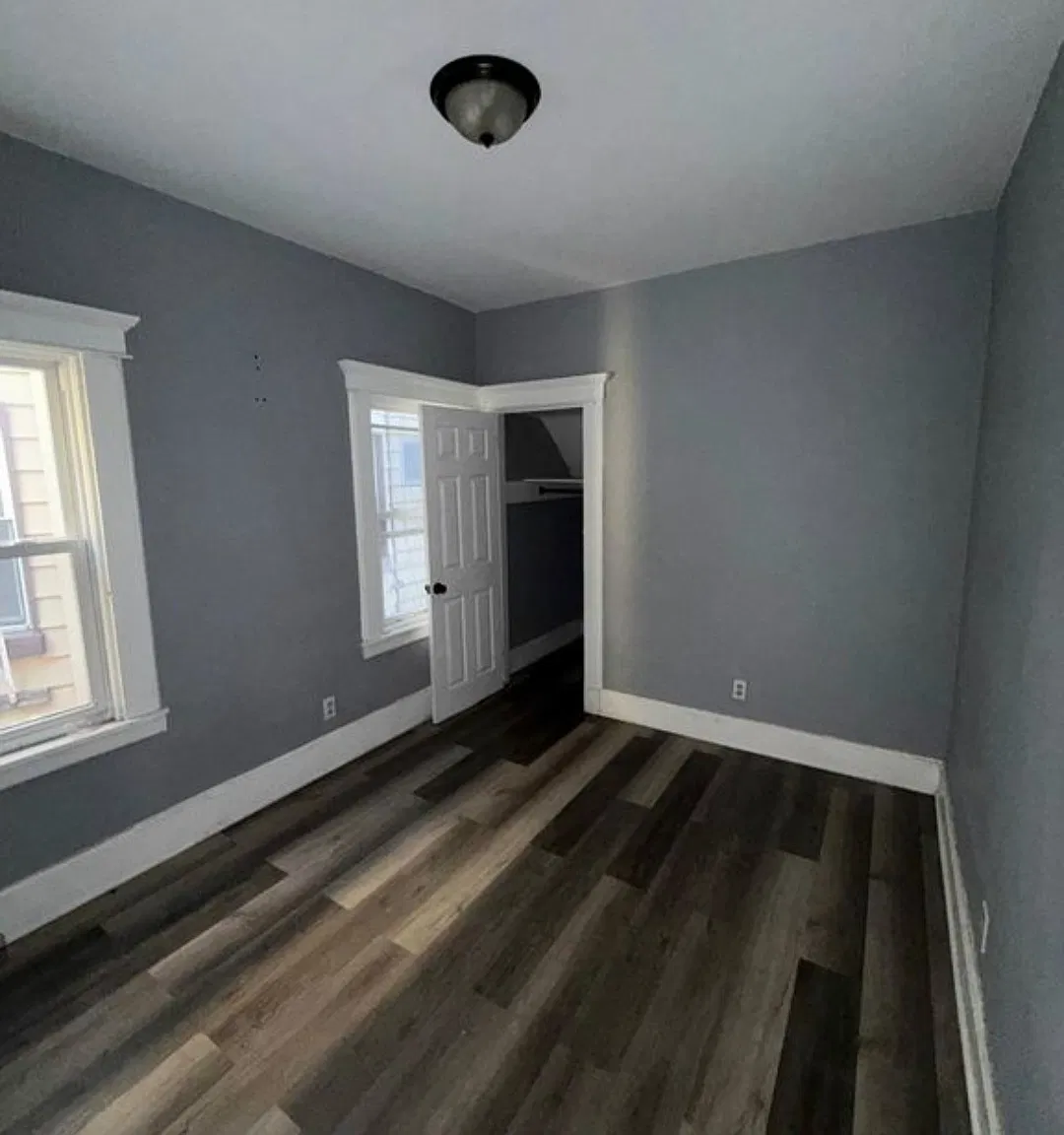 4 bed, 1.5 bath, $2,500 — Photo 4