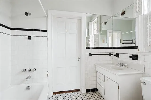 141 Homestead Ave — Photo 15