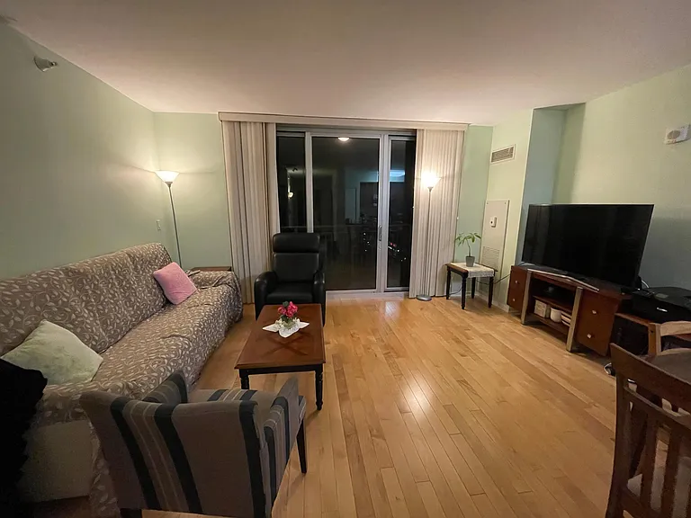 807 Davis St #907 — Photo 8