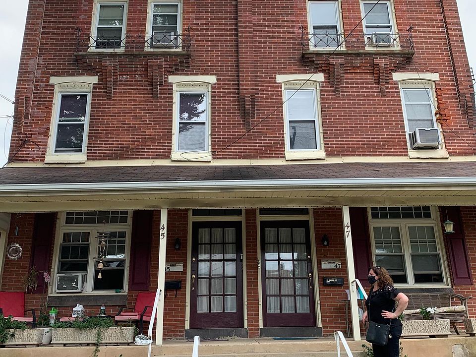 Unit is located on the 1st floor left side of the building