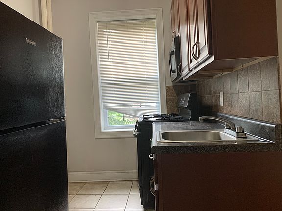 2nd image of 1062 W Side Ave #25E