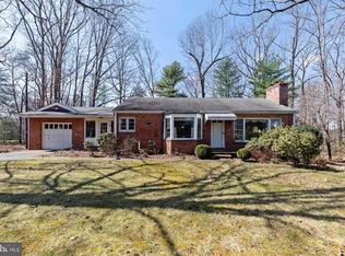 2046 Hunter Mill Rd, Vienna, VA 22181