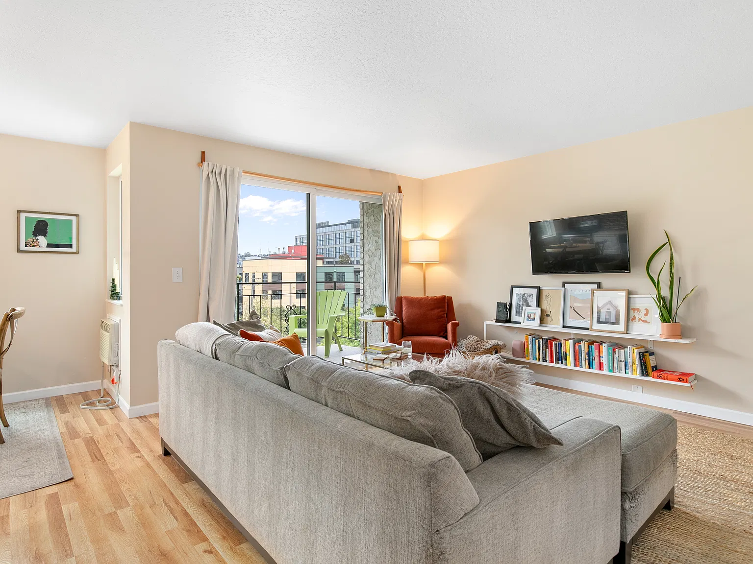 1 bed, 523 sqft, $2,400 — Photo 3