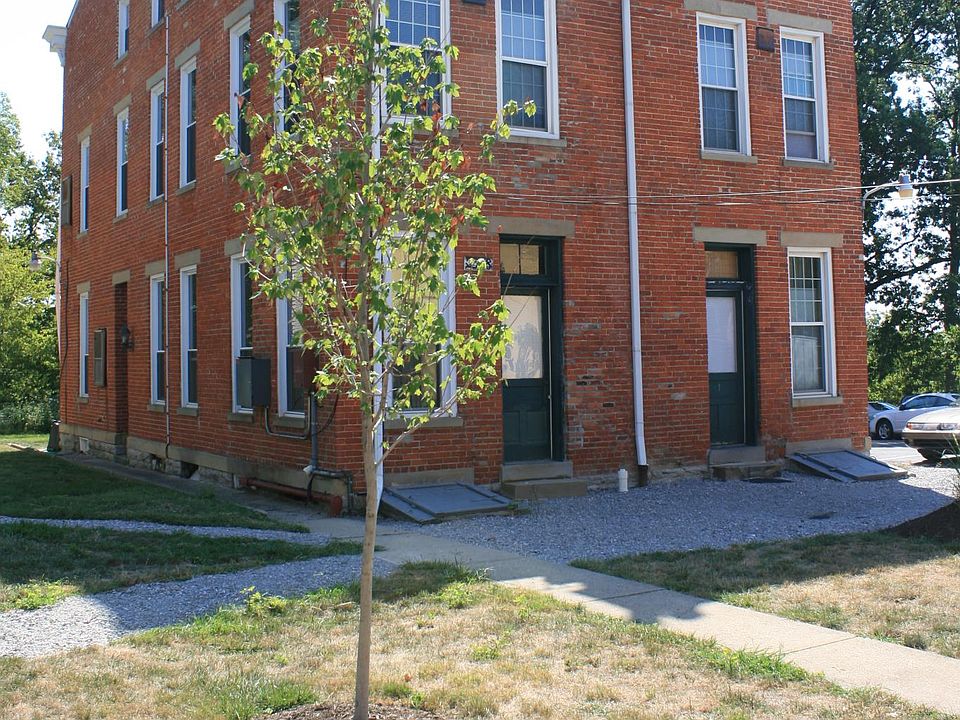 Outside 2348 Ohio (sits directly behind 2346 Ohio)