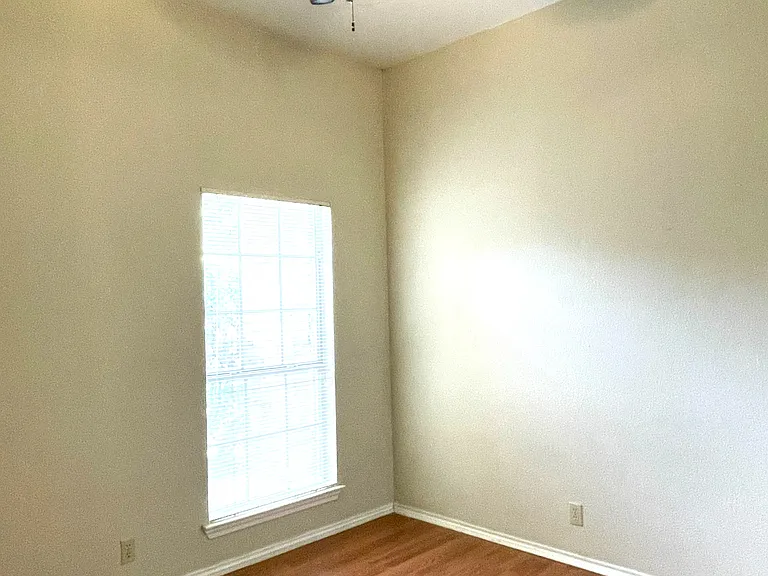 1307 Mesquite Rd — Photo 3