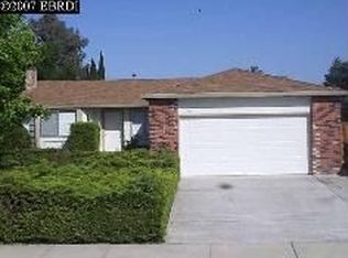 730 Almond Dr, Oakley, CA 94561