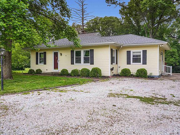 2nd image of 931 Barberry Ln