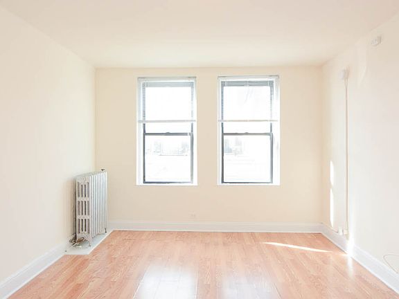 5th image of 3335 W Diversey Ave #307