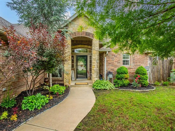 10904 Blue Sky Dr, Midwest City, OK 73130