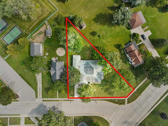 4th image of 245 Darboy Rd