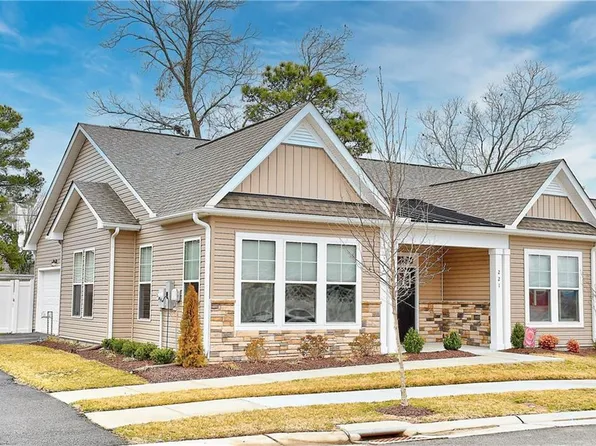 221 Richmond Ave, Smithfield, VA 23430